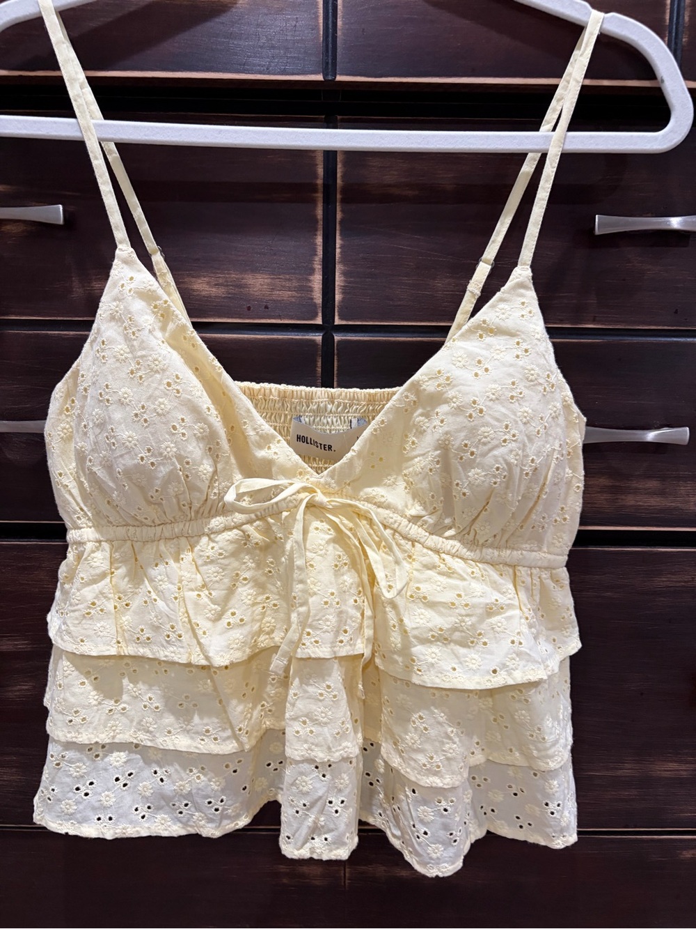 Hollister Pale Yellow Eyelet Tiered Camisole with Front Tie/ Size Medium